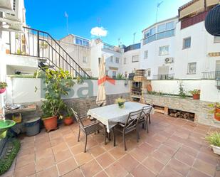 Vista exterior de Casa o xalet en venda en Badalona amb Aire condicionat, Terrassa i Balcó