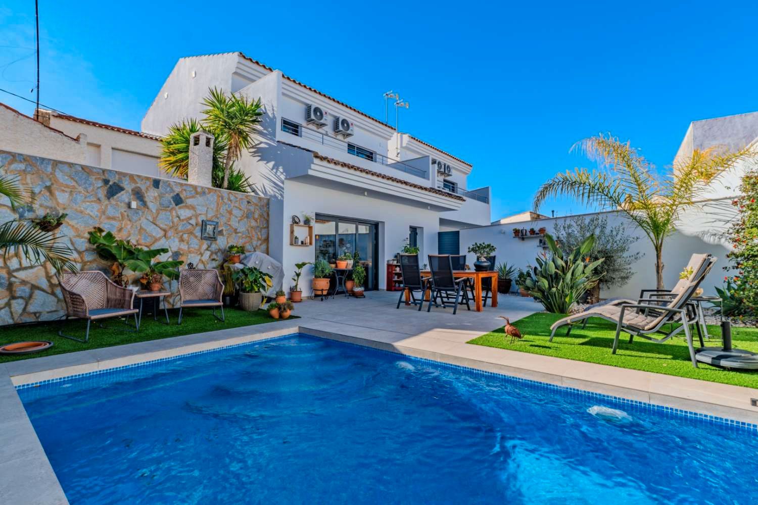 Piscina de Casa o xalet en venda en San Pedro del Pinatar amb Aire condicionat, Calefacció i Terrassa