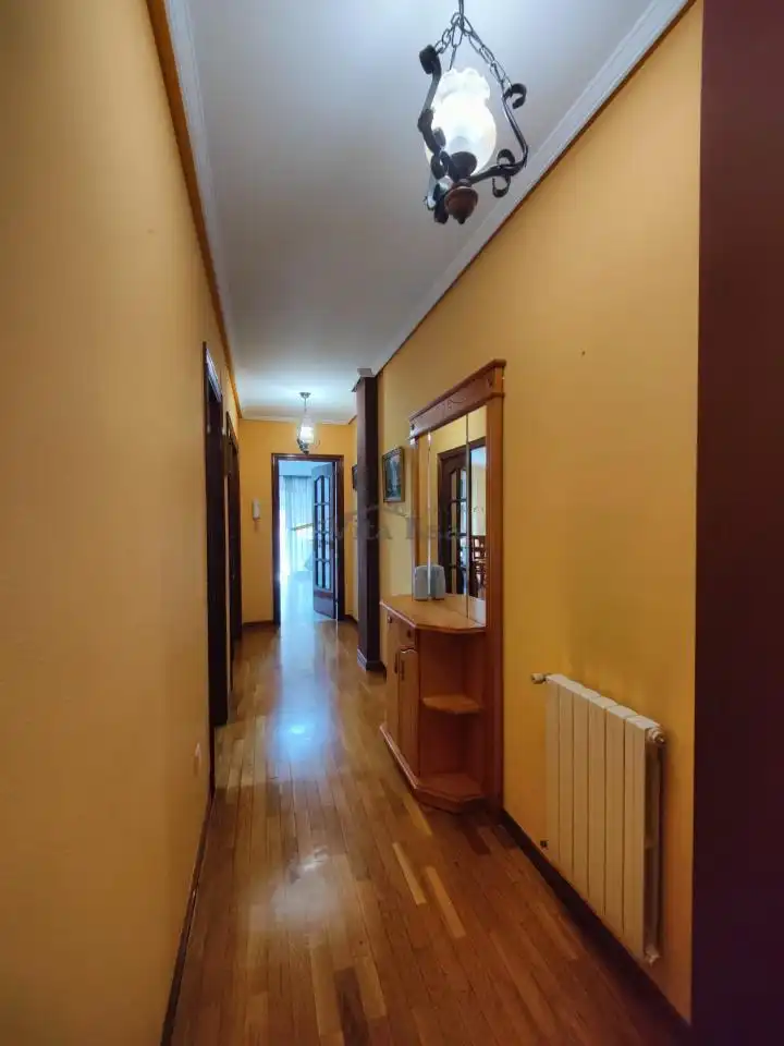 Pis de lloguer en Ourense Capital  amb Calefacció, Parquet i Traster