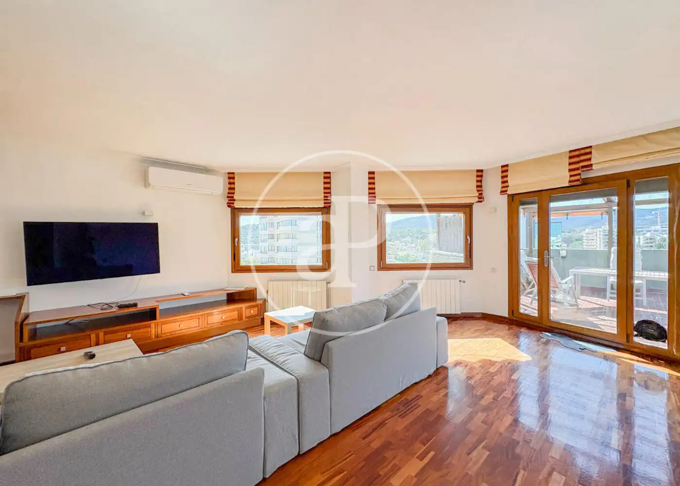 Sala d'estar de Àtic de lloguer en  Palma de Mallorca amb Aire condicionat, Calefacció i Terrassa