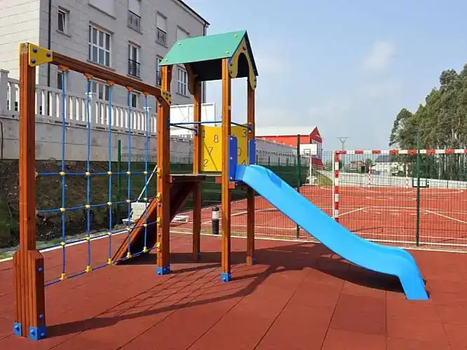 Vista exterior de Pis en venda en Barreiros amb Terrassa i Piscina