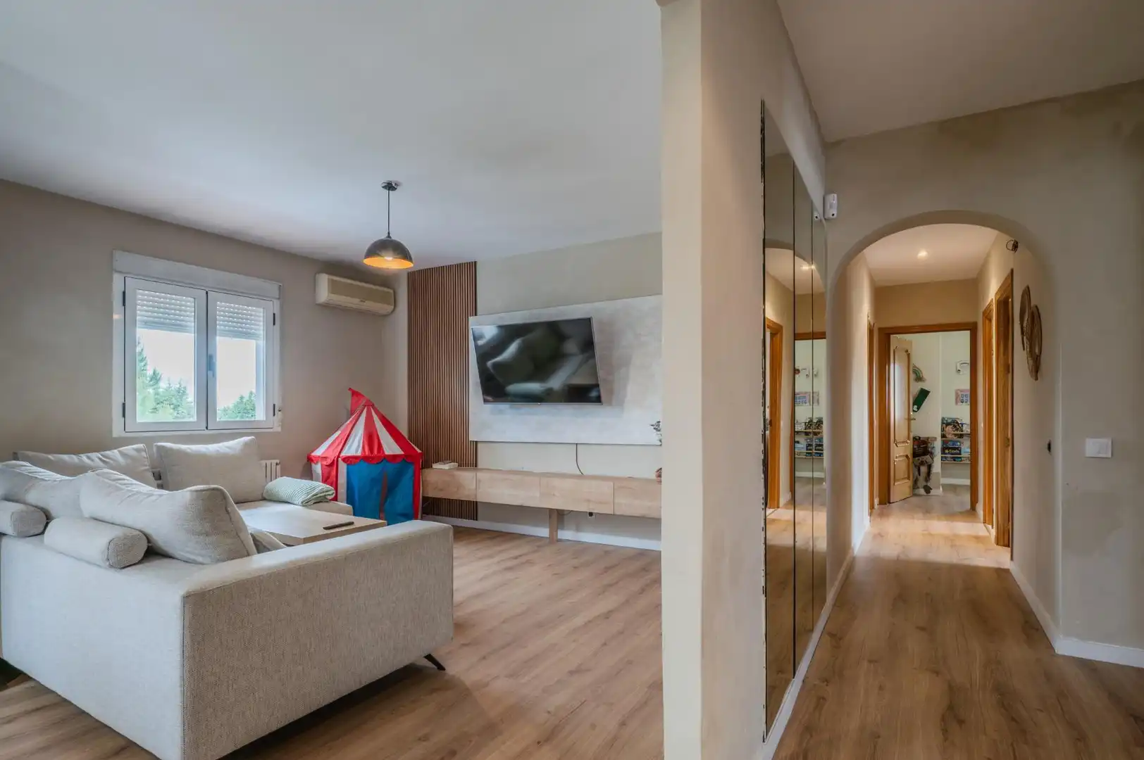Sala de estar de Casa o chalet en venta en Yeles con Aire acondicionado, Calefacción y Jardín privado