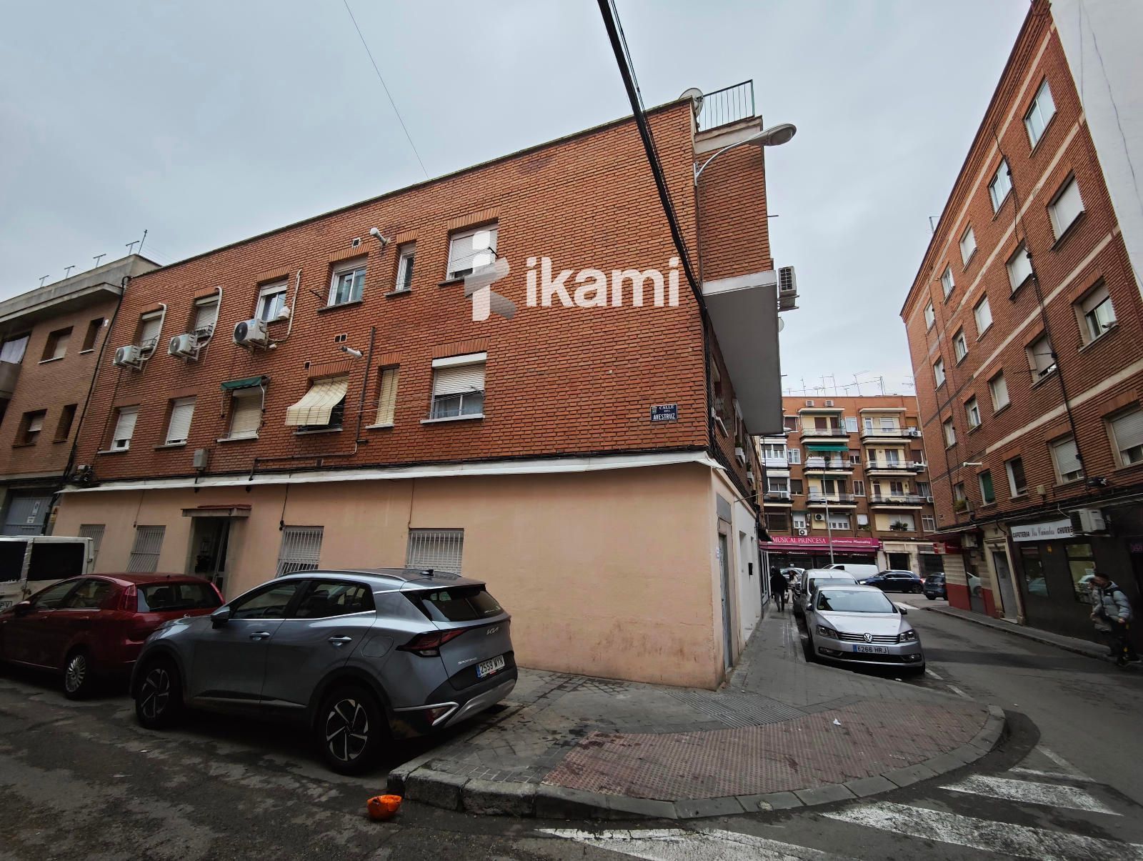 Vista exterior de Pis en venda en  Madrid Capital amb Calefacció i Alarma