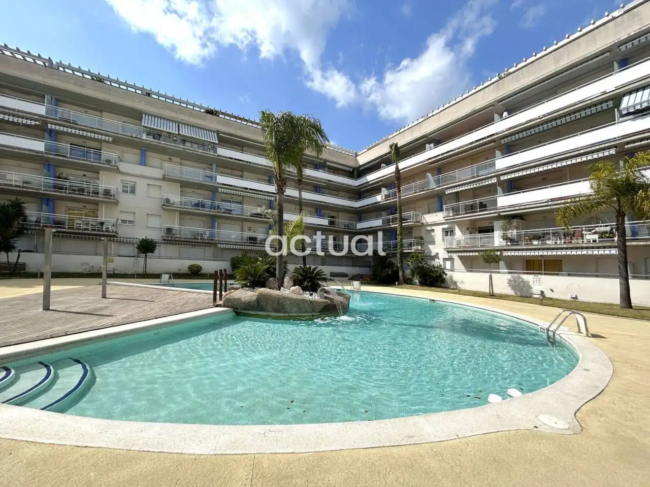 Apartamento con terraza en venta en Avenida port canigó, imagen 5