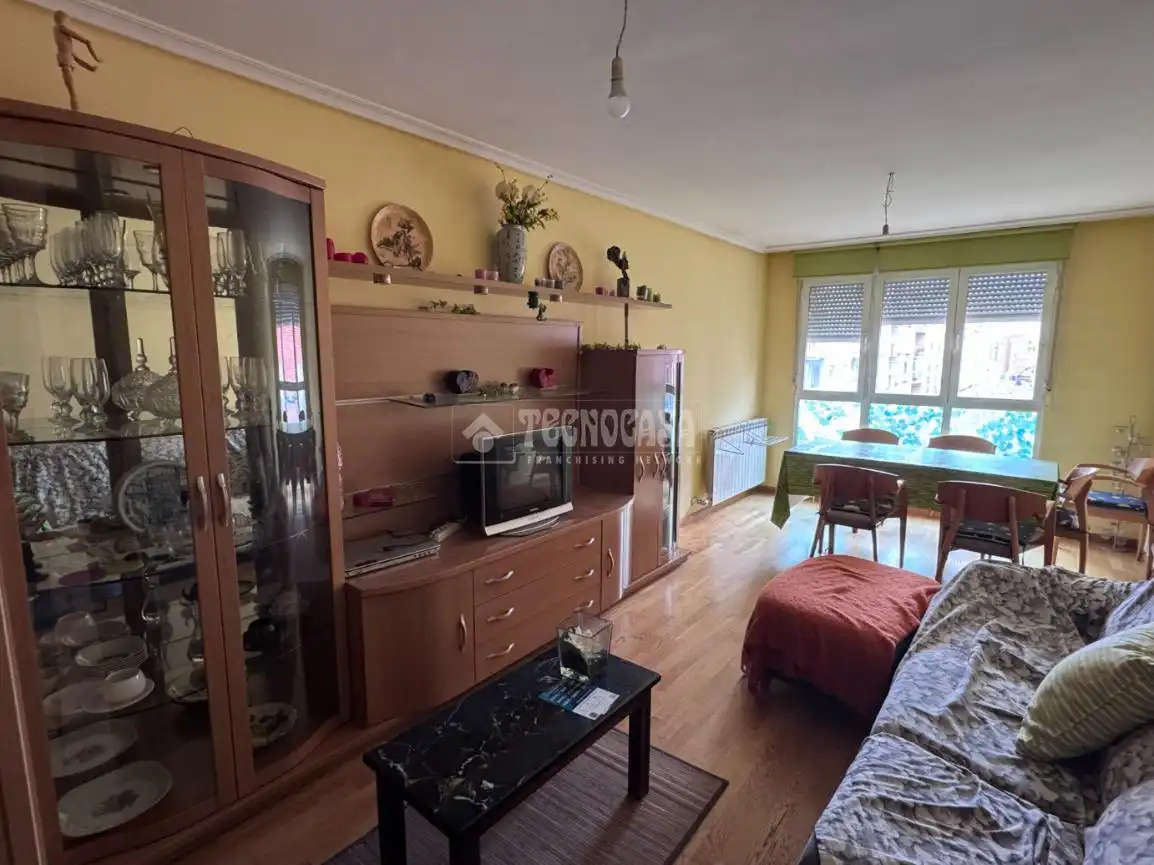 Living room of Flat for sale in León Capital   with Heating and Parquet flooring