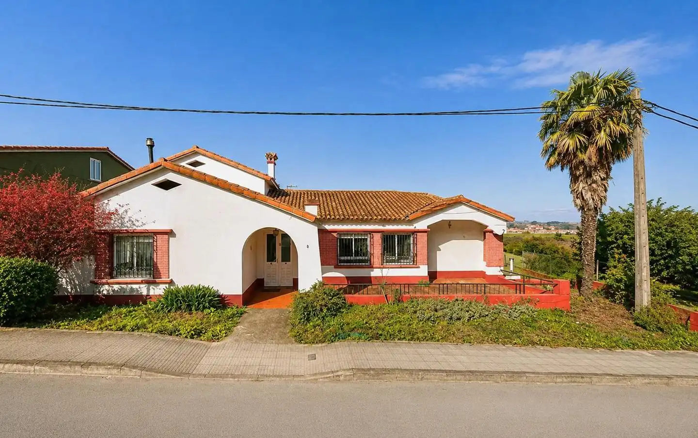 Außenansicht von Haus oder Chalet zum Verkauf in Betanzos mit Heizung, Privatgarten und Terrasse