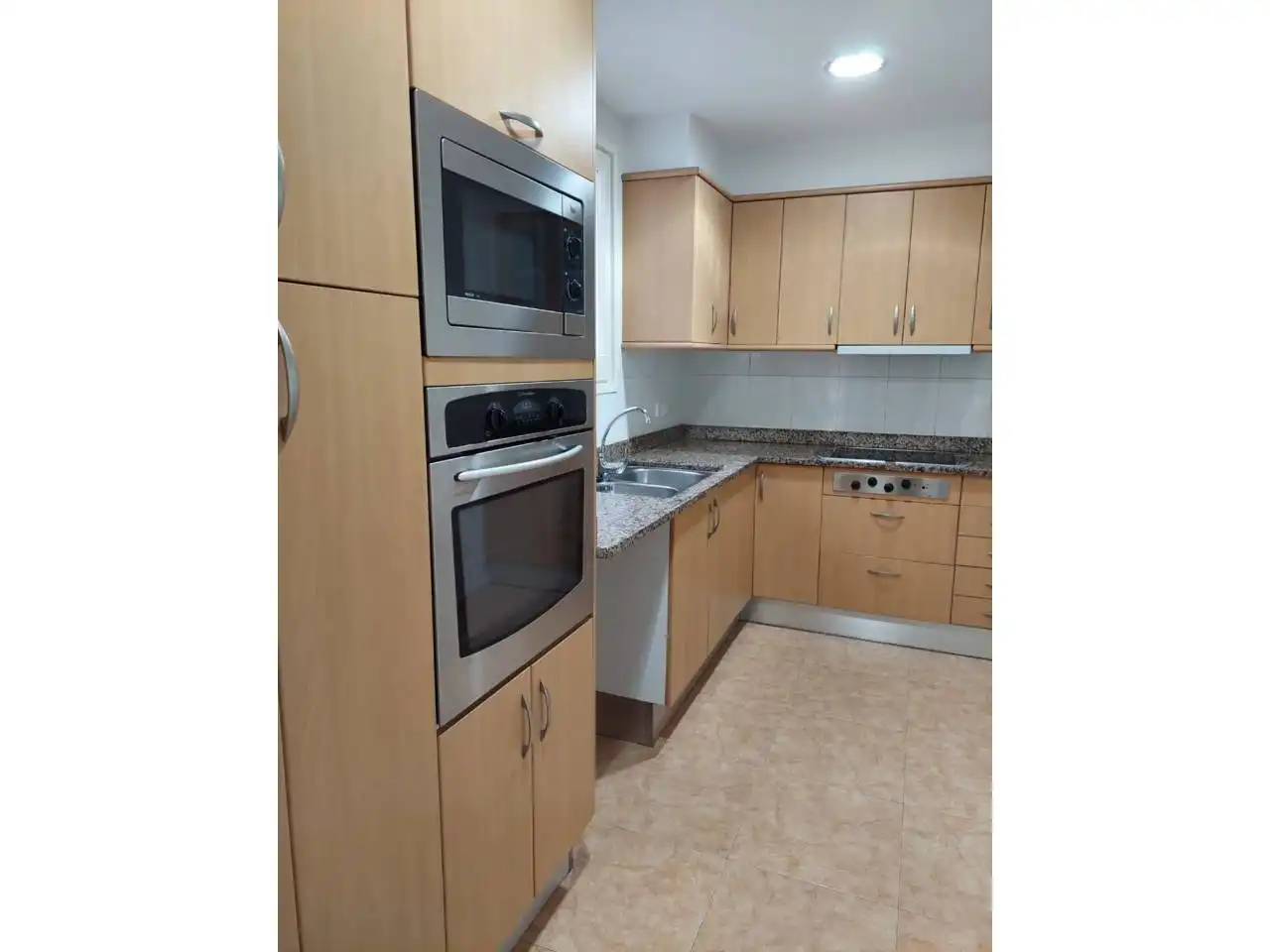 Cocina de Edificio en venta en Girona