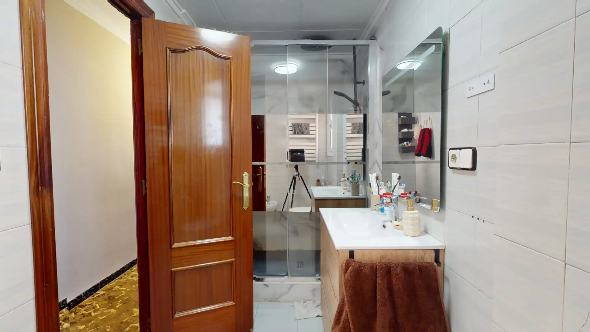 Bathroom of Flat for sale in Elda  with Air Conditioner, Furnished and Oven