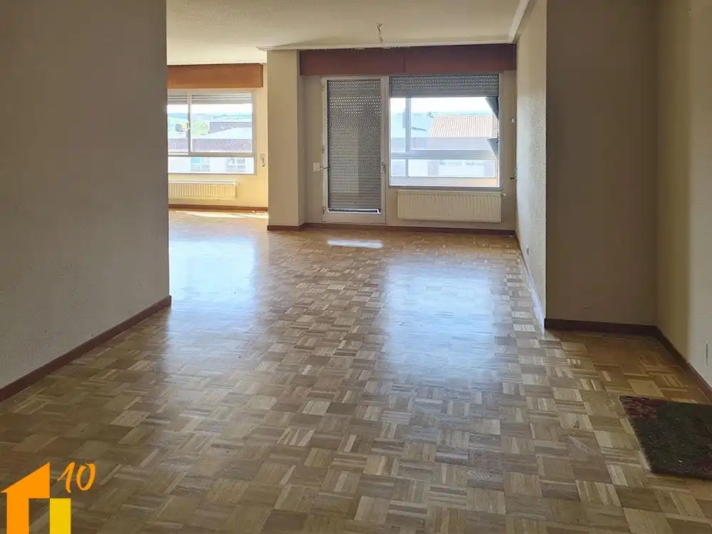 Sala d'estar de Pis de lloguer en Burgos amb Calefacció