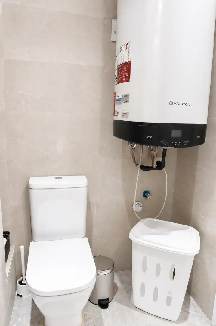 Bathroom of Flat for rent in Fuengirola  with Air Conditioner, Furnished and Washing machine