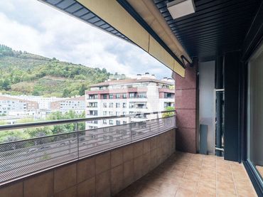 Piso con ascensor en venta en Euskal Herria Plaza