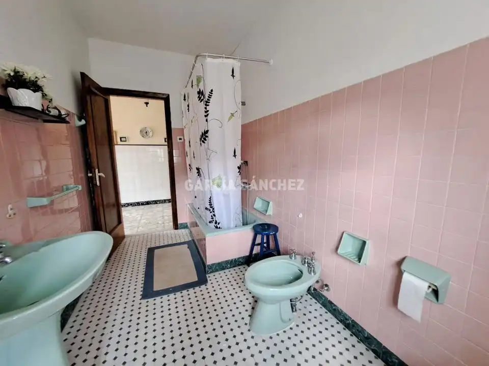 Bathroom of Houses for sale in Boiro  with Private garden and Balcony