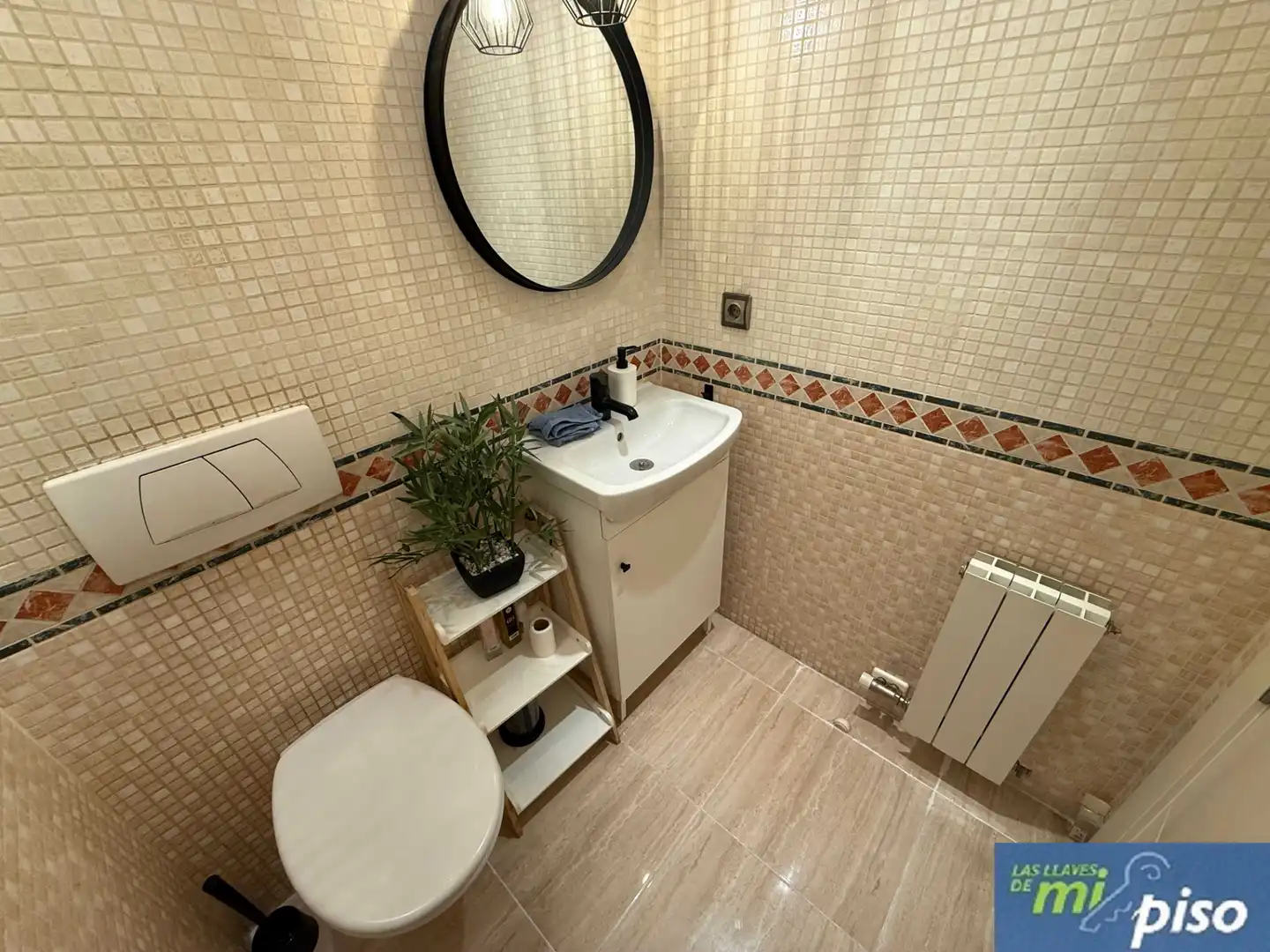 Baño de Casa adosada en venta en Arroyo de la Encomienda con Calefacción, Jardín privado y Parquet