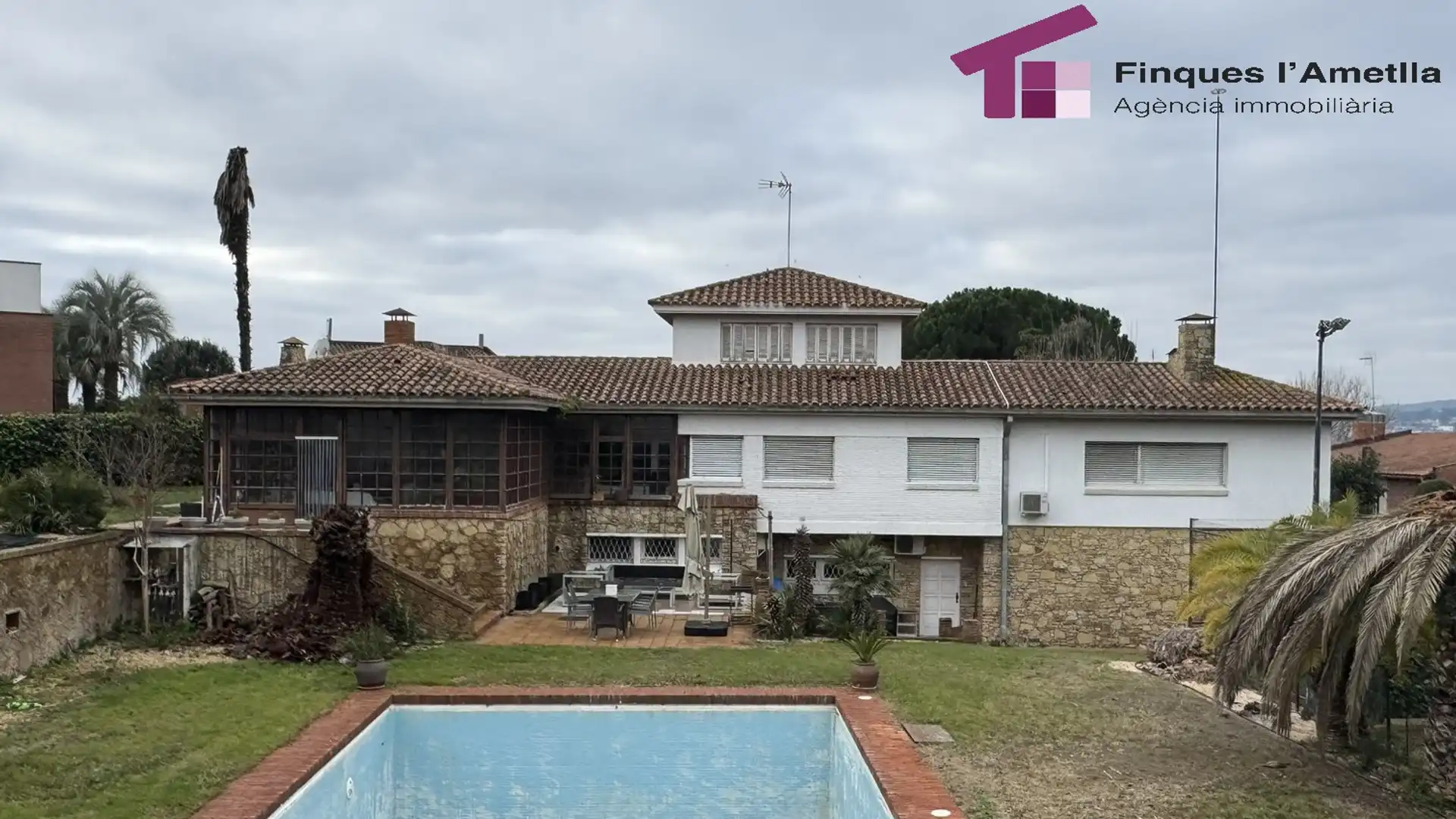 Vista exterior de Casa o chalet en venta en L'Ametlla del Vallès con Aire acondicionado, Calefacción y Jardín privado