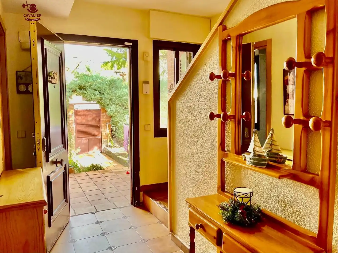 Casa adosada en venta en Los Molinos con Calefacción, Jardín privado y Terraza