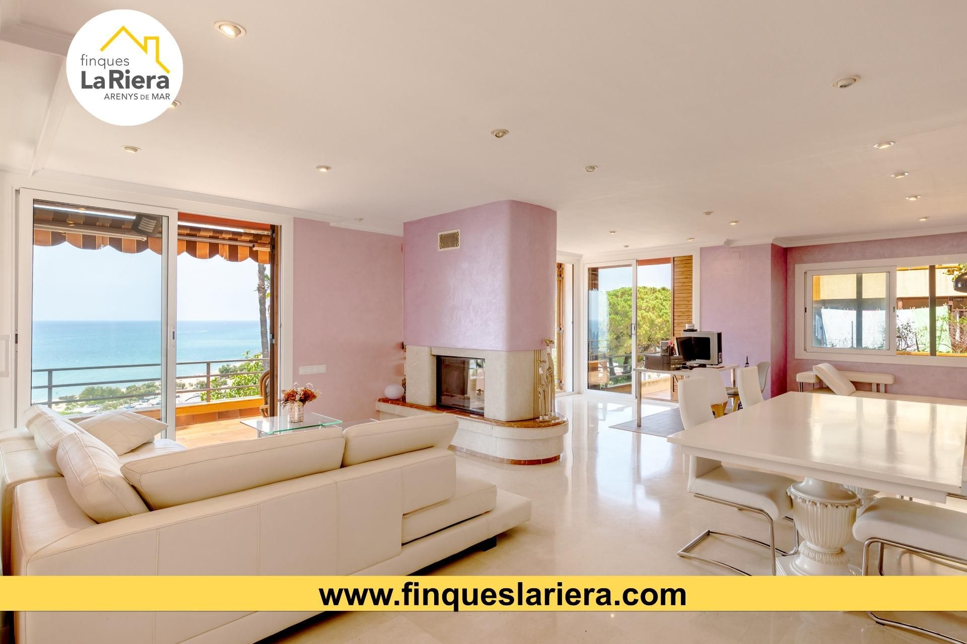 Living room of House or chalet for sale in Arenys de Mar  with Air Conditioner, Heating and Private garden