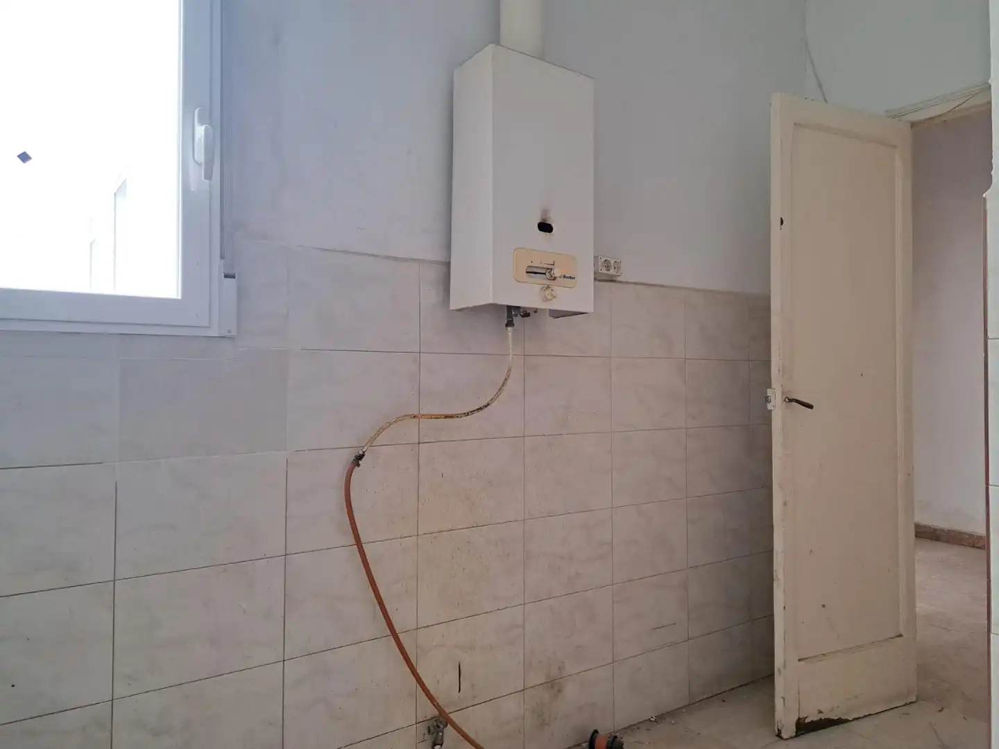Baño de Piso en venta en Requena con Balcón