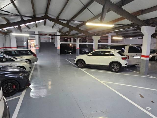 Garaje en Alquiler en Carrer de Padilla, 338 en El Baix Guinardó