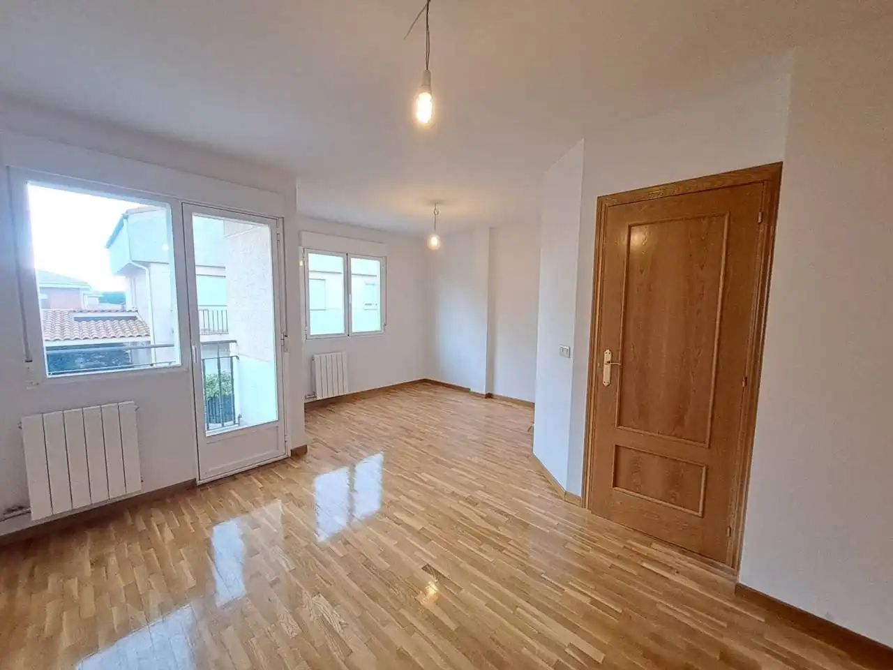 Sala d'estar de Casa adosada en venda en Merindad de Río Ubierna amb Calefacció, Jardí privat i Terrassa