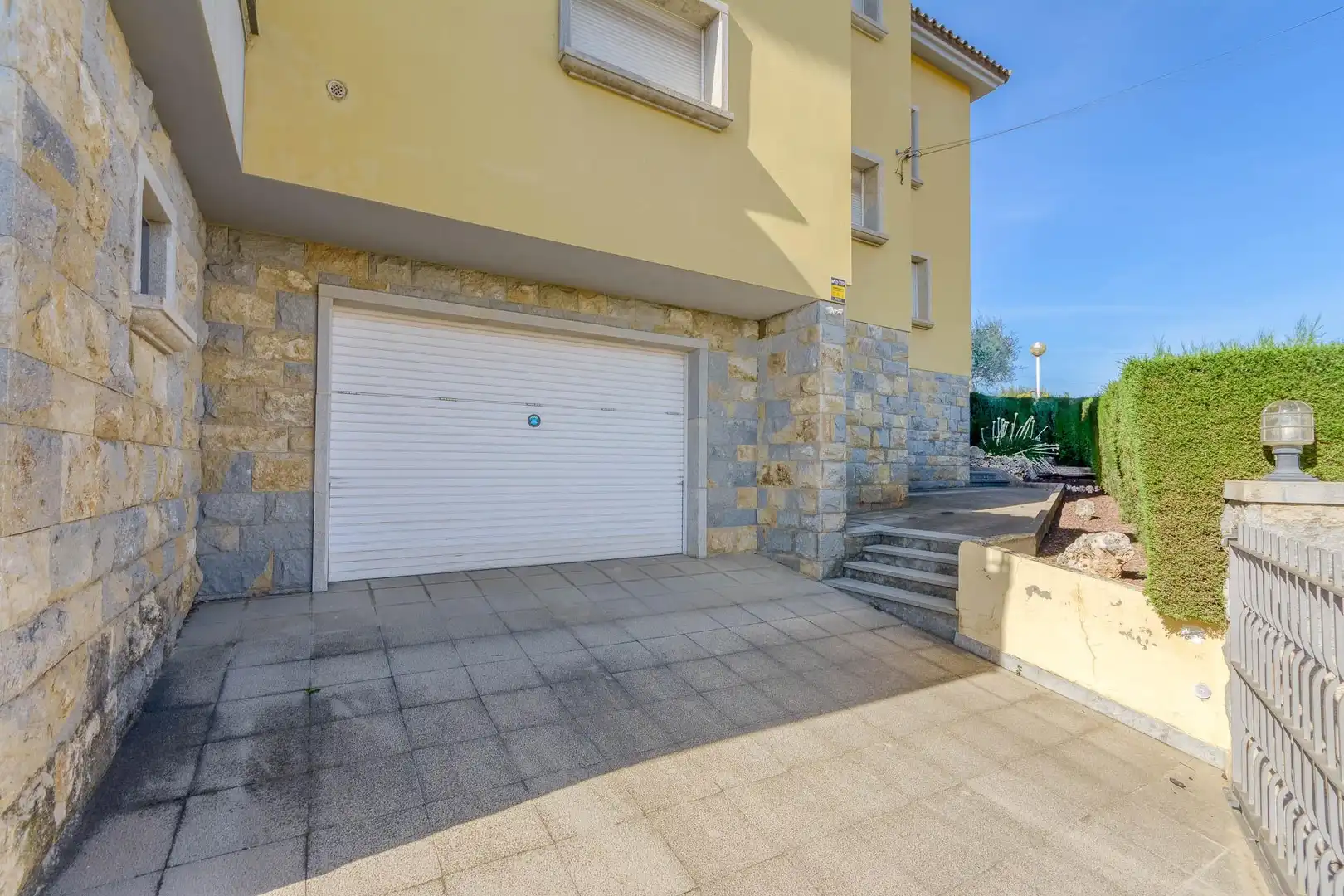 Vista exterior de Casa o chalet en venta en Figueres con Aire acondicionado, Jardín privado y Terraza