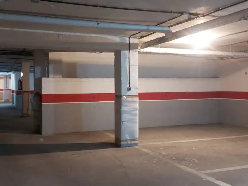 Parkplatz von Garage zur Miete in Valverde de la Virgen