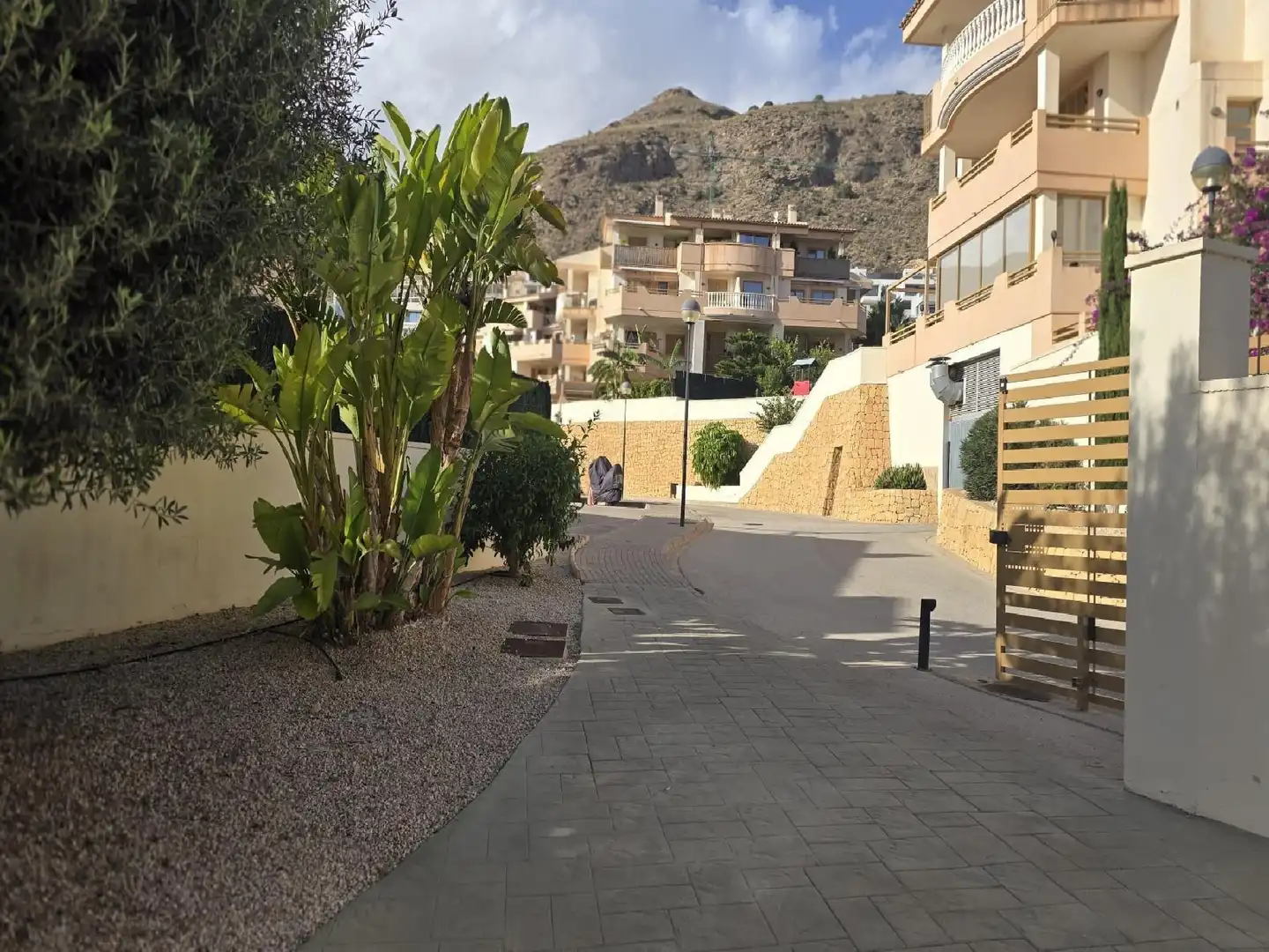 Vista exterior de Pis en venda en Finestrat amb Terrassa i Piscina comunitària