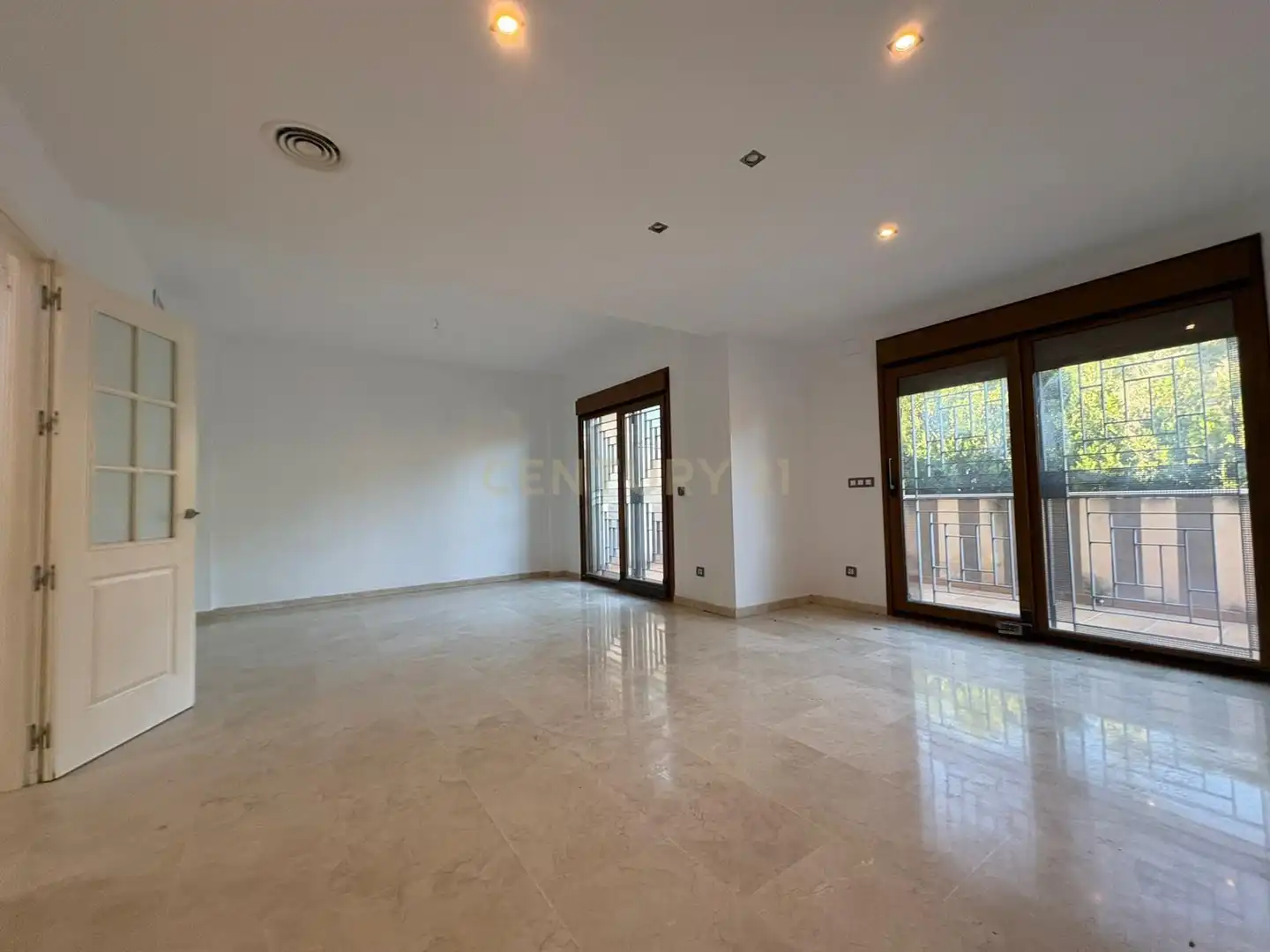 Living room of Houses for sale in Málaga  with Air Conditioner, Private garden and Storage room