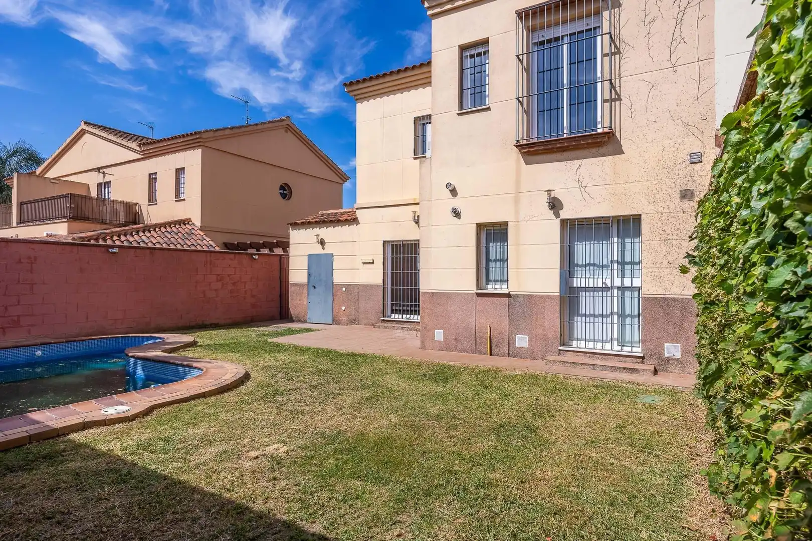 Jardín de Casa adosada de alquiler en Espartinas con Aire acondicionado, Calefacción y Jardín privado