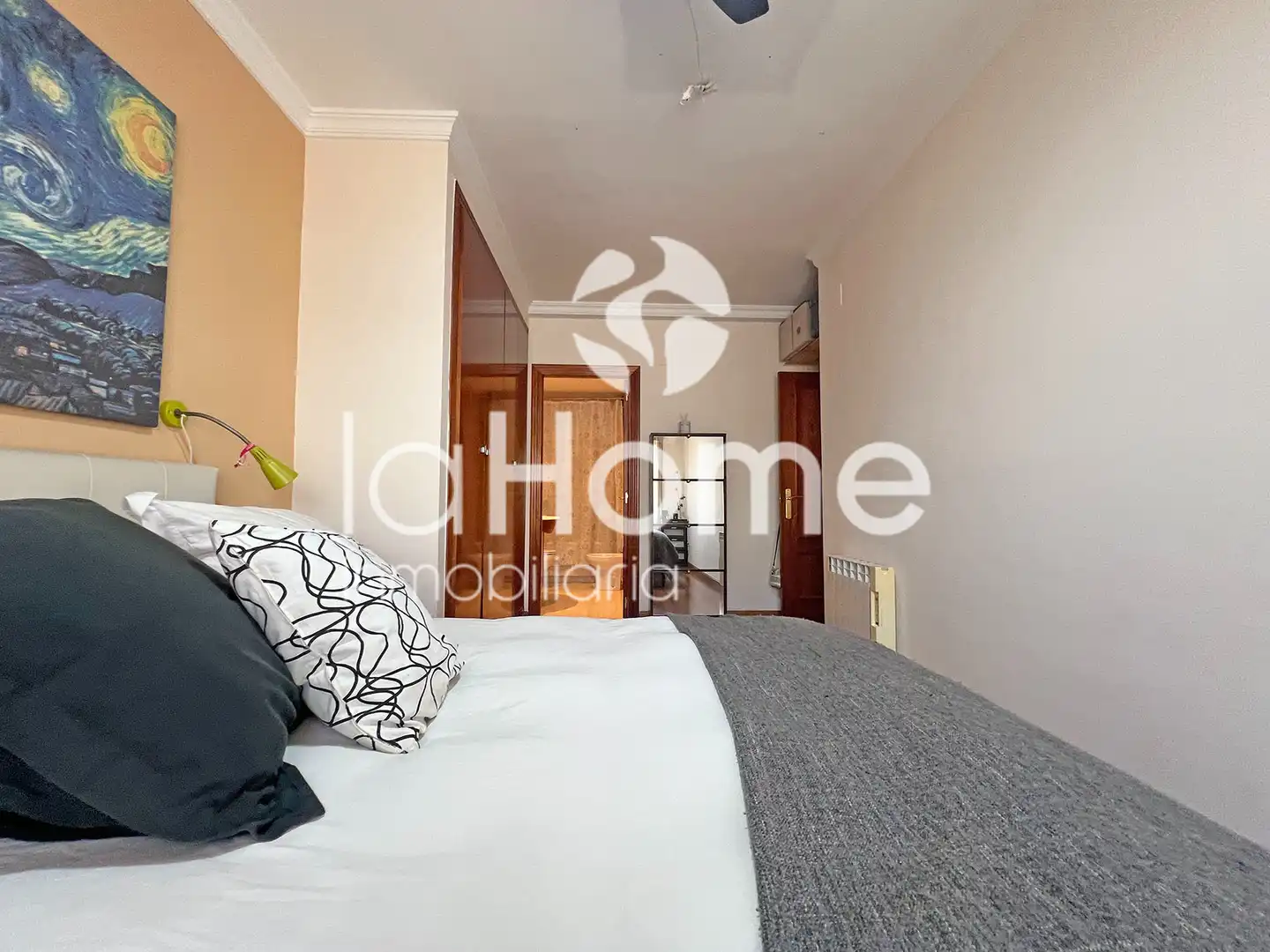 Schlafzimmer von Dachboden zum Verkauf in Valencia mit Klimaanlage, Heizung und Parkett