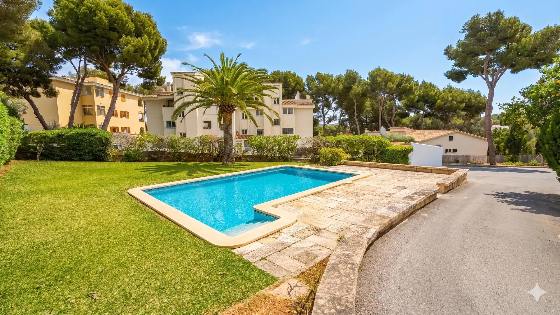 Schwimmbecken von Einfamilien-Reihenhaus zur Miete in Calvià mit Terrasse, Abstellraum und Gemeinschaftspool