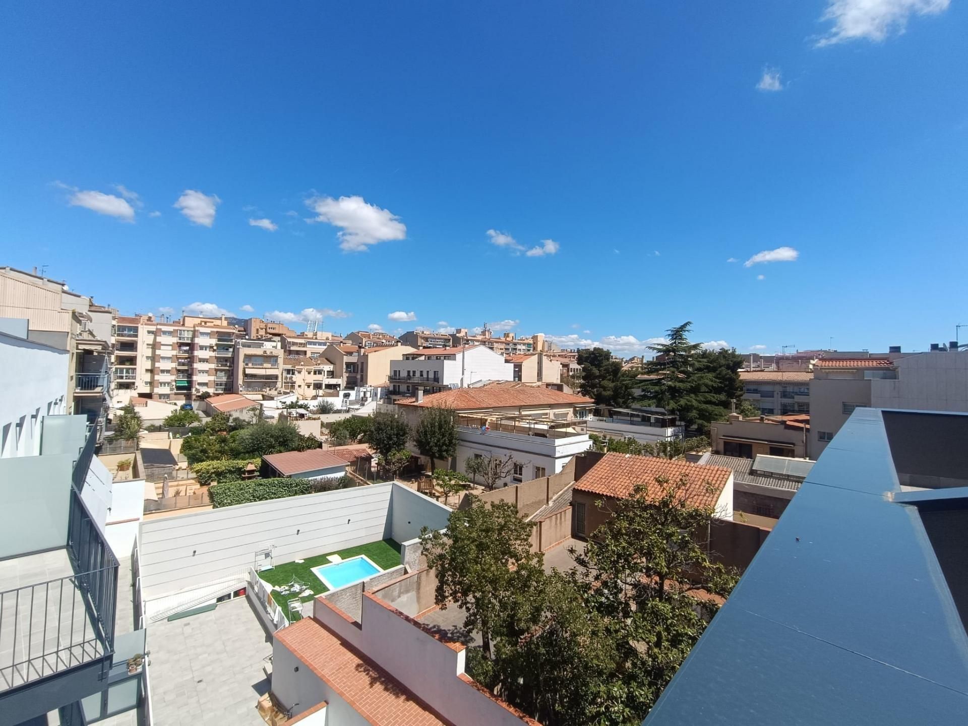 Exterior view of Duplex for sale in Terrassa  with Air Conditioner, Heating and Terrace