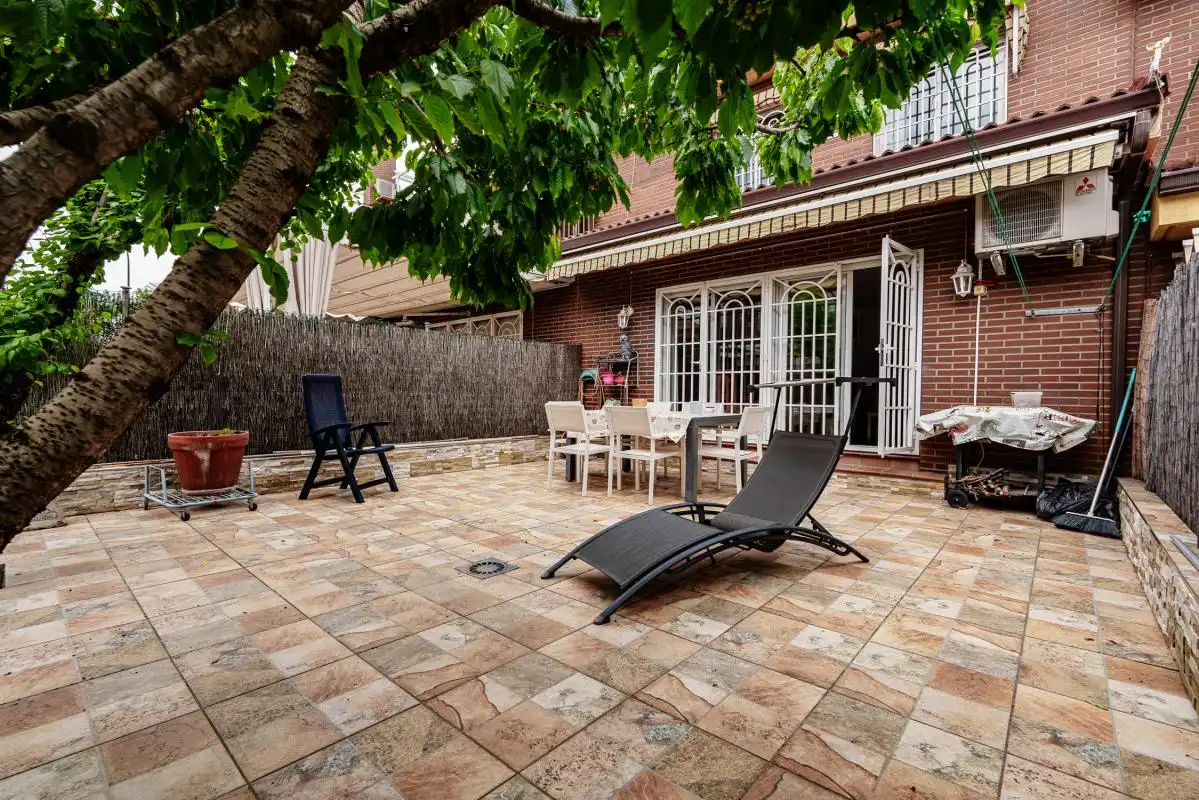 Terrassa de Casa adosada en venda en Getafe amb Aire condicionat, Calefacció i Jardí privat