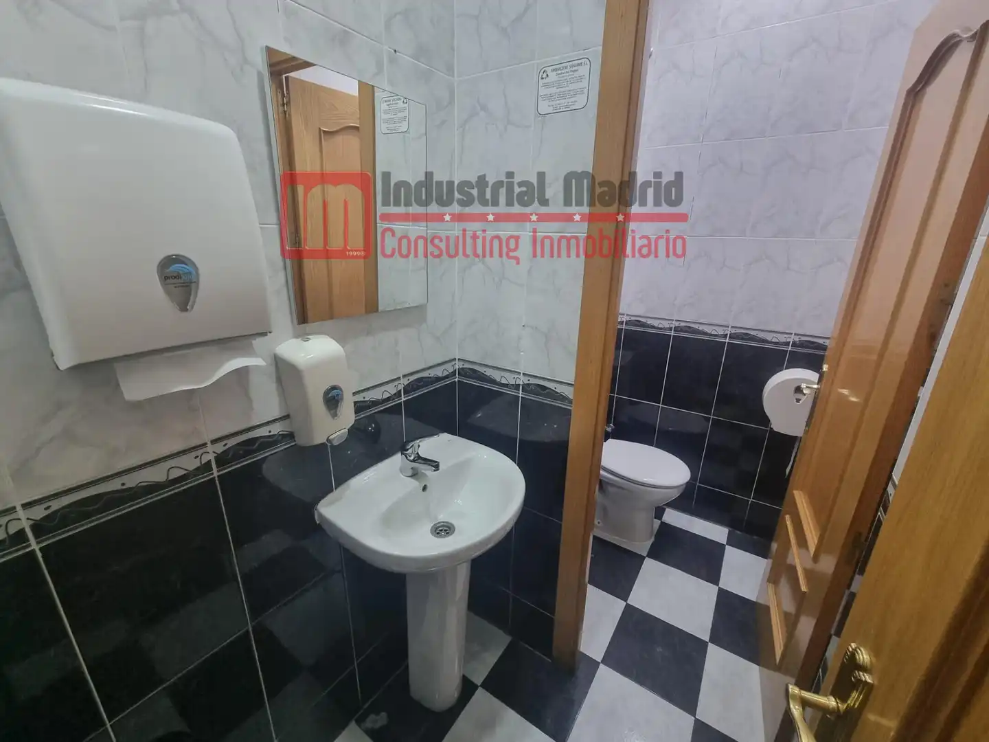 Business premises for transfer in Centro, imagen 24