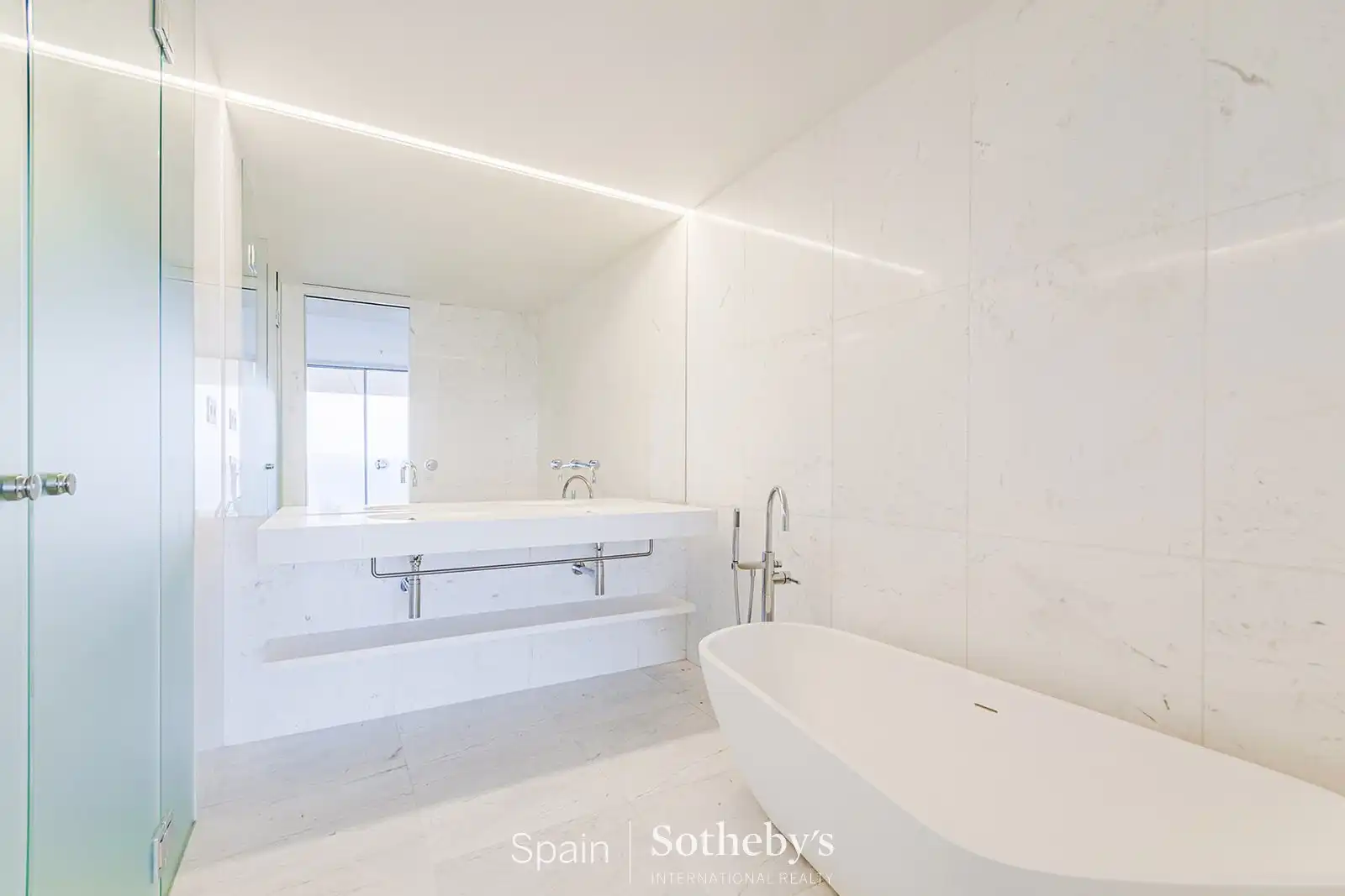 Bany de Apartament en venda en Barcelona amb Aire condicionat, Calefacció i Terrassa