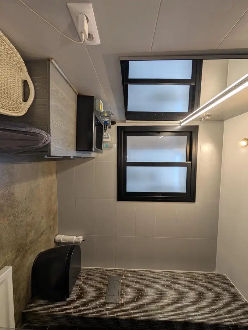 Bathroom of Flat for sale in Molins de Rei  with Air Conditioner, Heating and Terrace