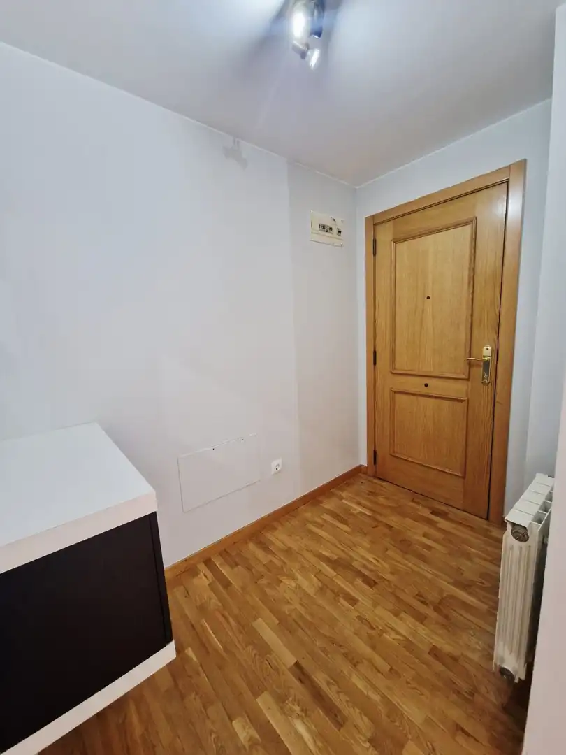 Piso en venta en Avilés con Calefacción, Parquet y Trastero