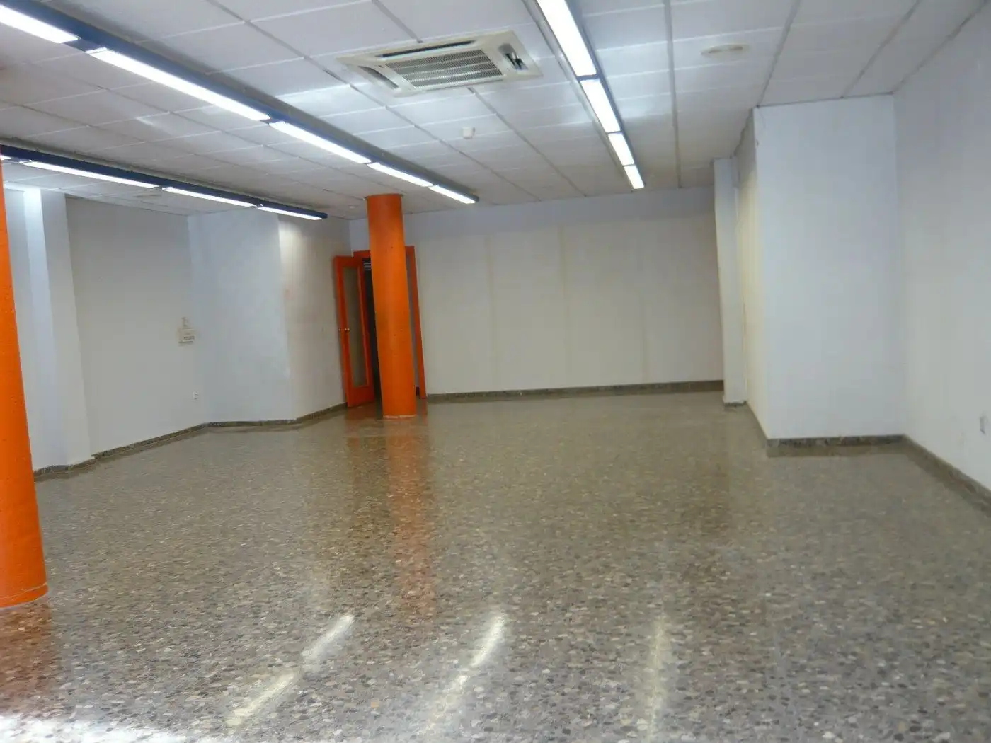 Local comercial de lloguer a Abrera, imagen 2