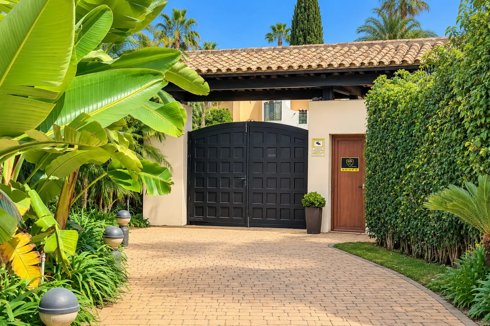 Außenansicht von Wohnungen zum Verkauf in Marbella mit Klimaanlage, Terrasse und Schwimmbad