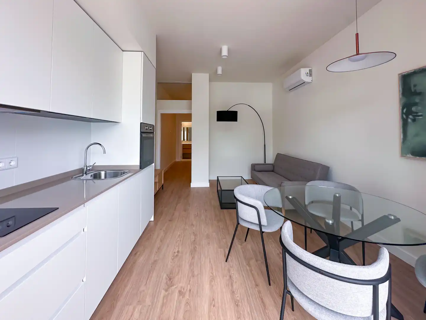 Living room of Flat for sale in Sevilla  with Air Conditioner, Furnished and Oven