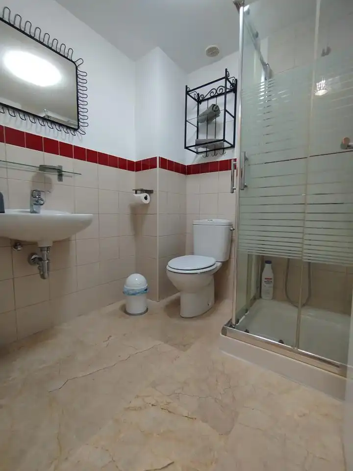Badezimmer von Maisonette zur Miete in Mogán mit Klimaanlage, Terrasse und Möbliert