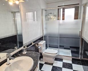 Bathroom of Flat for sale in Elche / Elx  with Air Conditioner and Balcony