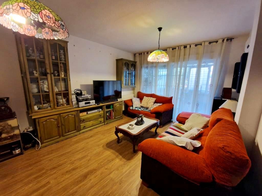 Sala d'estar de Pis en venda en Móstoles amb Aire condicionat i Terrassa
