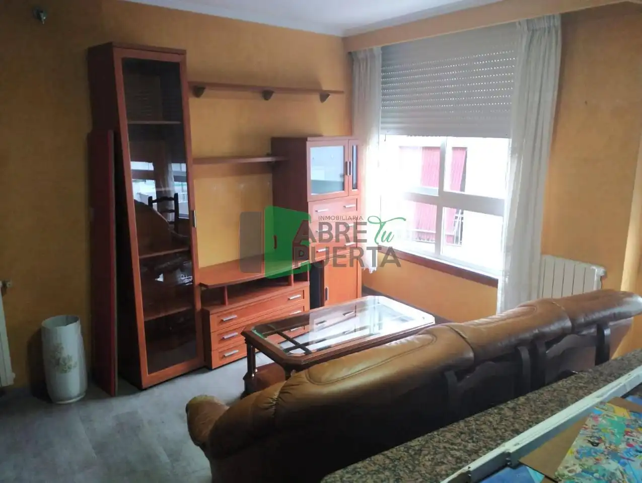 Schlafzimmer von Wohnungen zur Miete in Ourense Capital  mit Heizung, Parkett und Möbliert