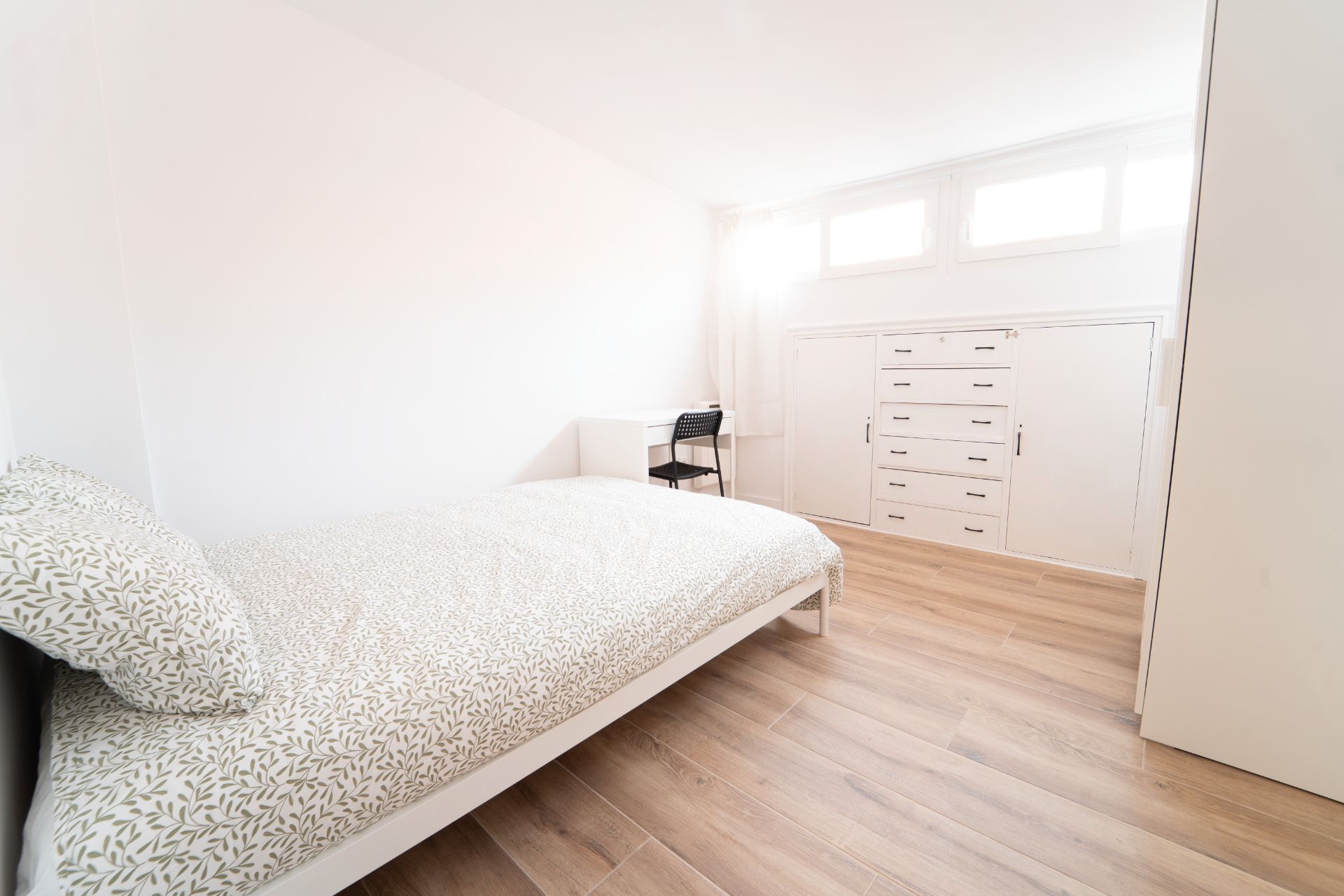 Bedroom of Flat to share in  Madrid Capital  with Heating, Furnished and Oven