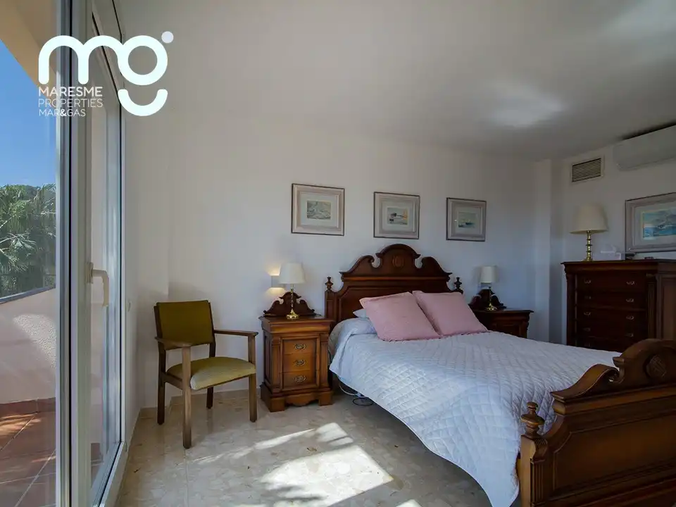 Habitación de Casa o chalet en venta en Tiana con Aire acondicionado, Calefacción y Jardín privado