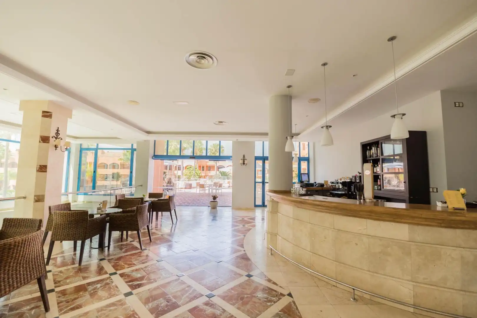 Flat for sale in Benahavís  with Air Conditioner, Heating and Private garden