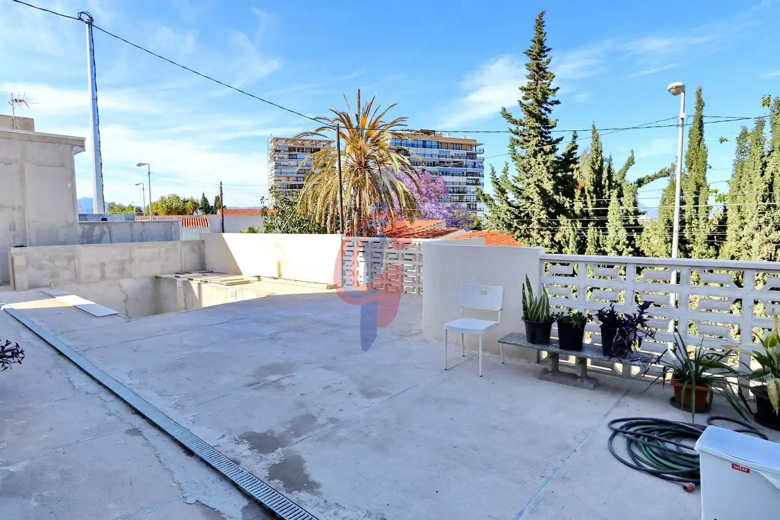Terrassa de Casa o xalet en venda en Alicante / Alacant amb Jardí privat, Terrassa i Piscina
