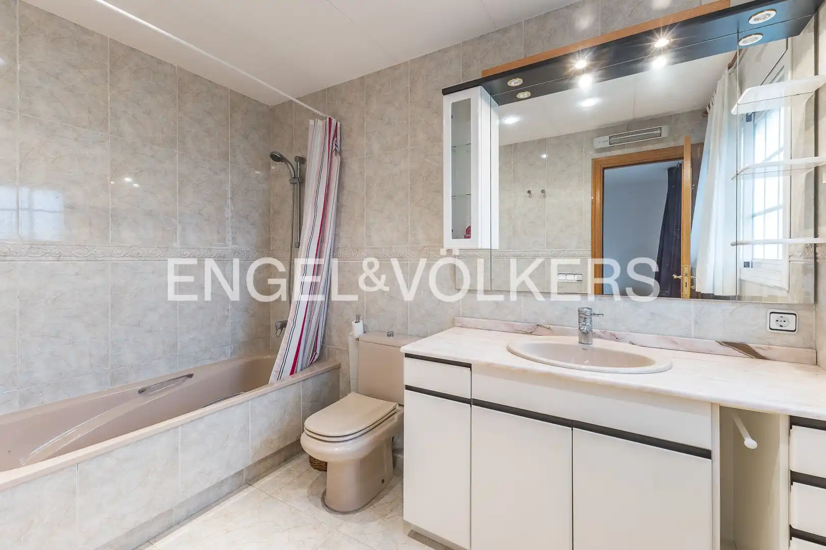 Baño de Casa adosada de alquiler en Baixador