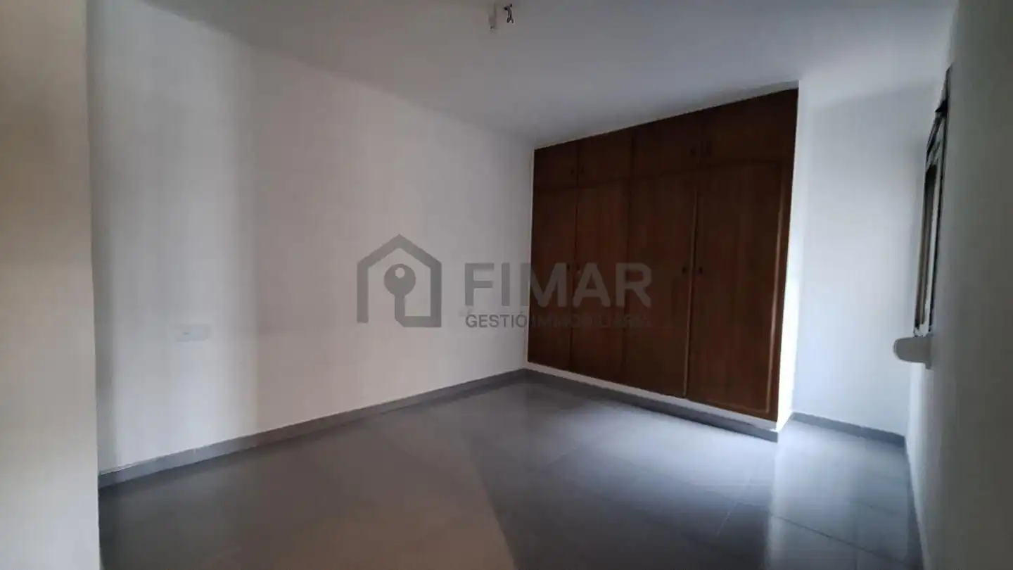 Wohnung zum Verkauf in Mataró mit Klimaanlage und Terrasse