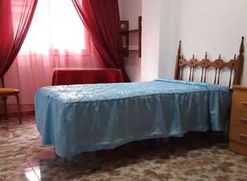 Bedroom of Flat to rent in  Granada Capital  with Balcony